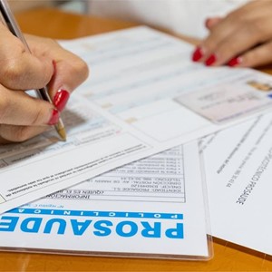 ¿Cada cuánto tiempo tengo que renovar el carnet de coche?