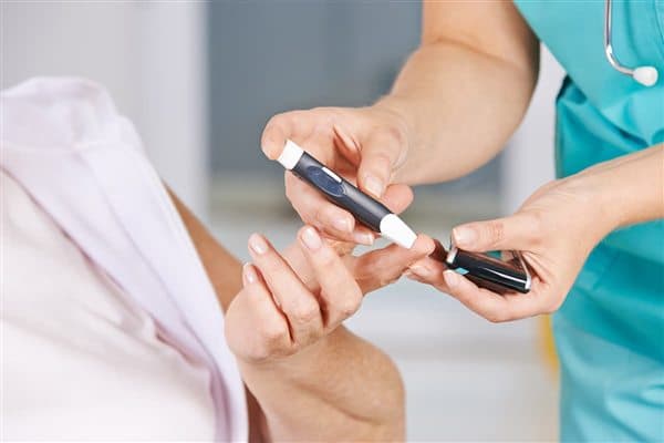 Extracción de sangre realizada por nuestro equipo de enfermería en Cangas