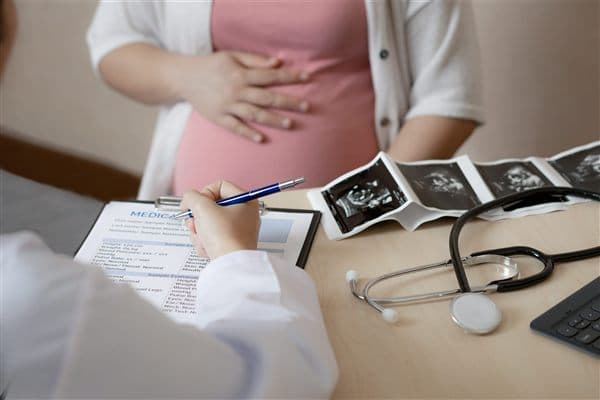 Seguimiento del embarazo con nuestra especialista en obstetricia en Cangas