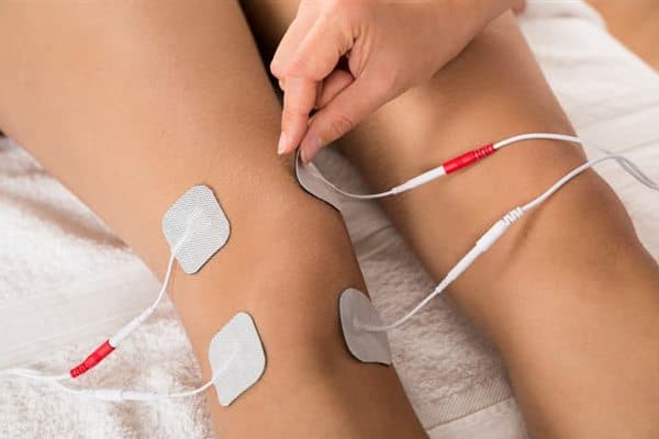Aplicación de electroterapia en fisioterapia en Cangas