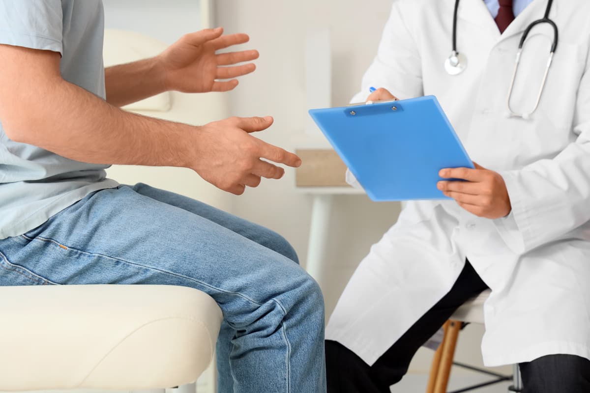 Consulta de urología donde resolvemos las dudas de nuestros pacientes en Cangas