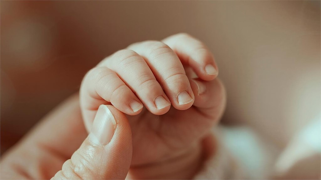 Los primeros días del bebé: Guía esencial para padres primerizos