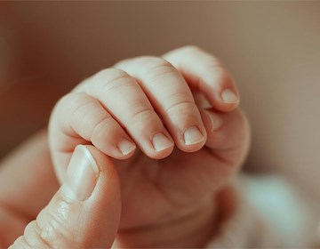 Los primeros días del bebé: Guía esencial para padres primerizos