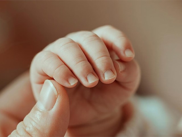 Los primeros días del bebé: Guía esencial para padres primerizos